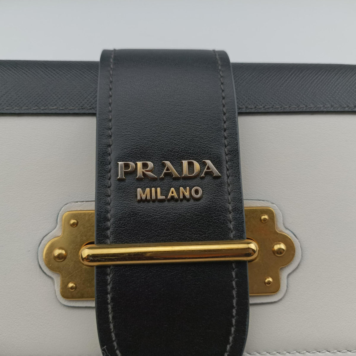 Vintage Prada Cahier White Leather×SAFFIANO Leather 1BL004 shoulderbag | stylenewstar