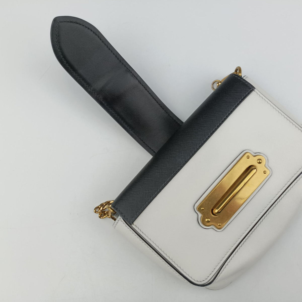Vintage Prada Cahier White Leather×SAFFIANO Leather 1BL004 shoulderbag | stylenewstar