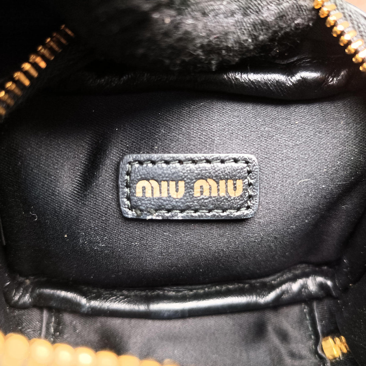 Secondhand Miu Miu Beau Black Leather  handbag | stylenewstar