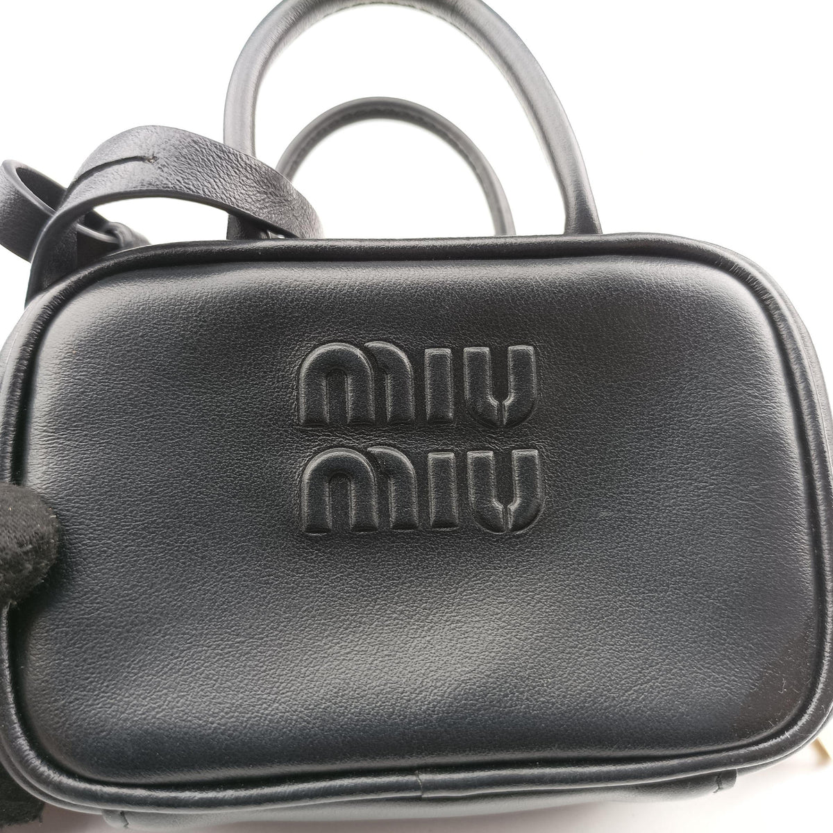 Secondhand Miu Miu Beau Black Leather  handbag | stylenewstar