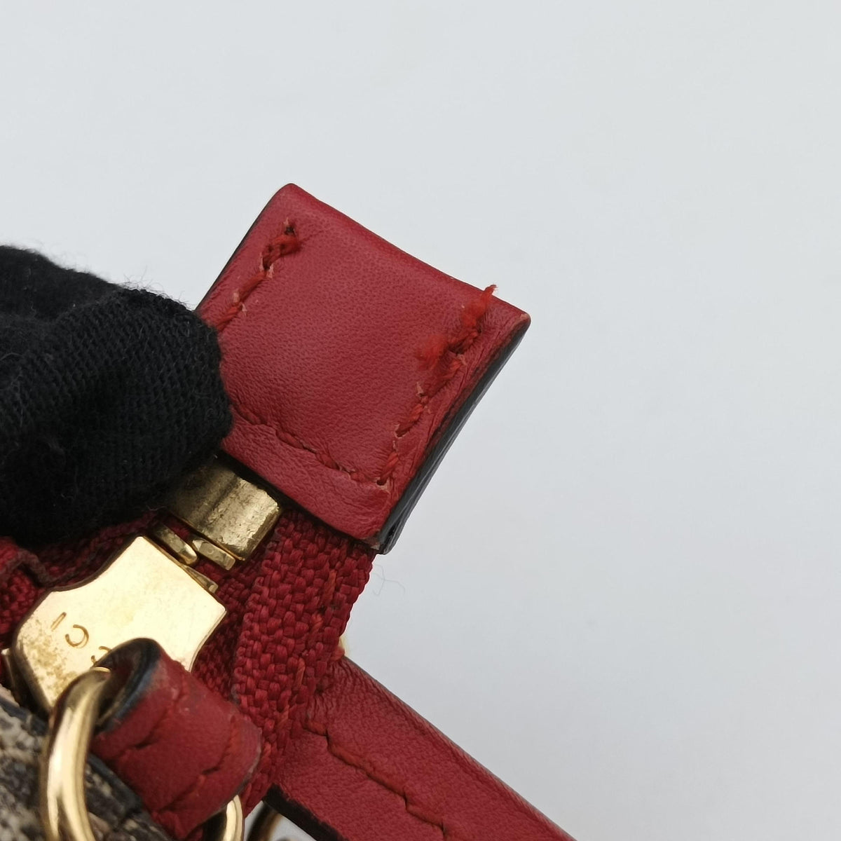 Pre-owned Gucci GG Supreme Heart Chain Pochette Beige×red PVC coated canvas 456866 handbag | stylenewstar