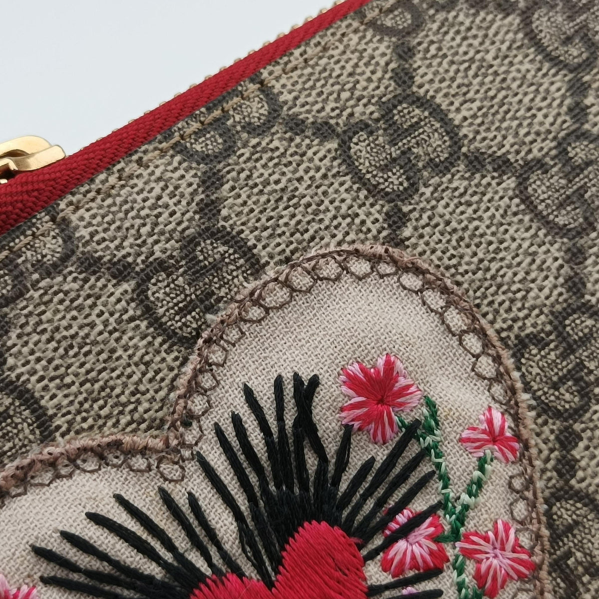 Pre-owned Gucci GG Supreme Heart Chain Pochette Beige×red PVC coated canvas 456866 handbag | stylenewstar