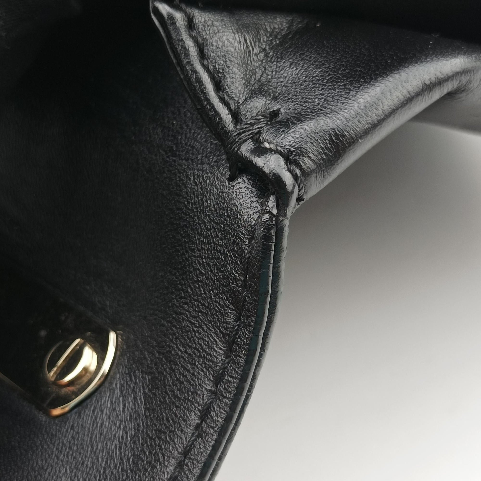 Pre-owned Valentino Rockstud Va Va Voom Black Leather  shoulderbag | stylenewstar