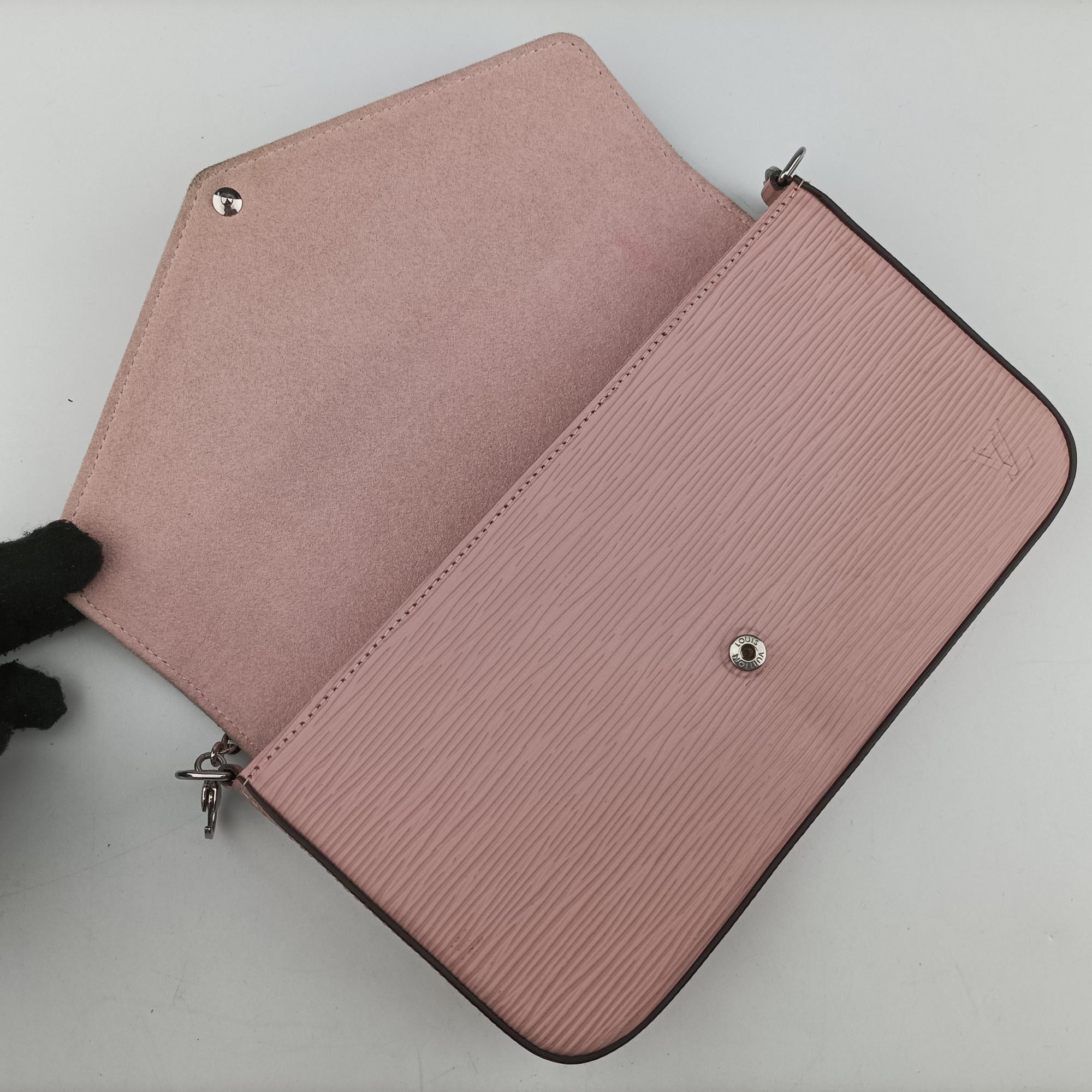 Secondhand Louis Vuitton Pochette FeLICIE ROSE BALLERIN Epi M62467 shoulderbag | stylenewstar