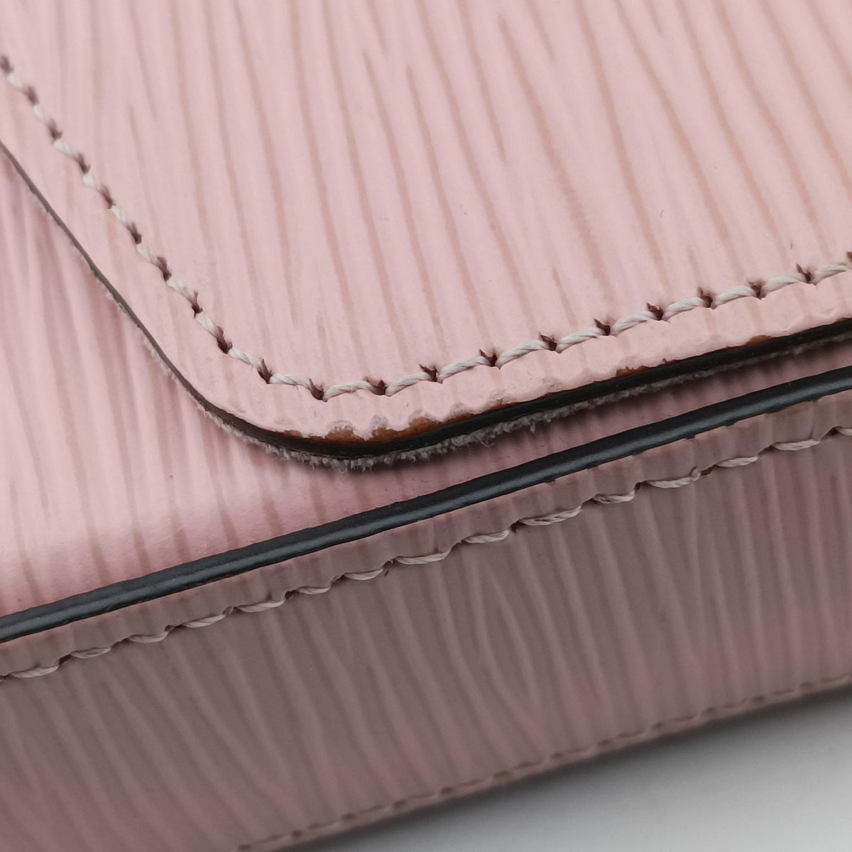 Secondhand Louis Vuitton Pochette FeLICIE ROSE BALLERIN Epi M62467 shoulderbag | stylenewstar