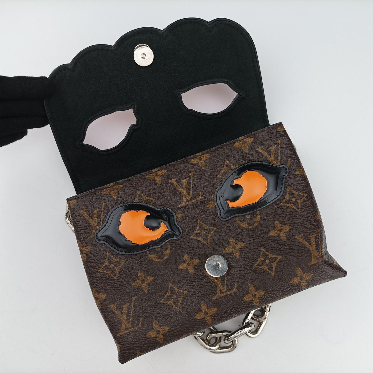 Pre-owned Louis Vuitton Pochette Kabuki Mask Red × Brown Monogram Canvas × Epi Leather M43527 shoulderbag | stylenewstar