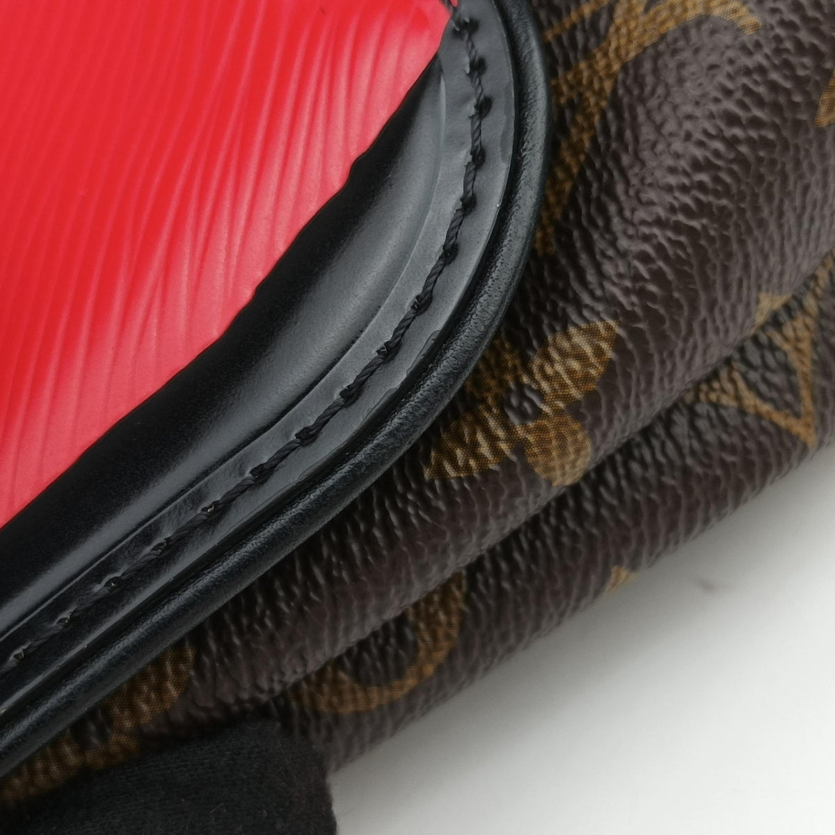 Pre-owned Louis Vuitton Pochette Kabuki Mask Red × Brown Monogram Canvas × Epi Leather M43527 shoulderbag | stylenewstar