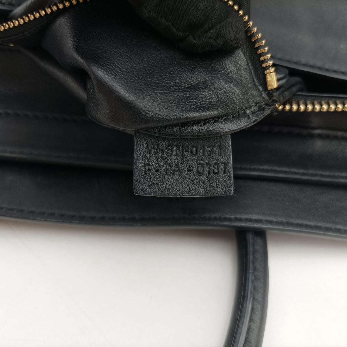Pre-owned Celine Luggage Mini Shopper Black Leather  handbag | stylenewstar