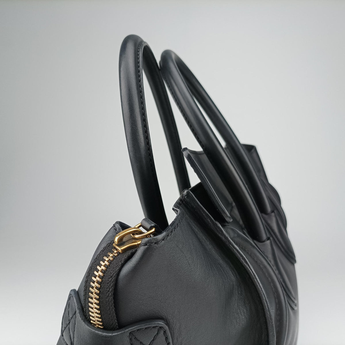 Pre-owned Celine Luggage Mini Shopper Black Leather  handbag | stylenewstar