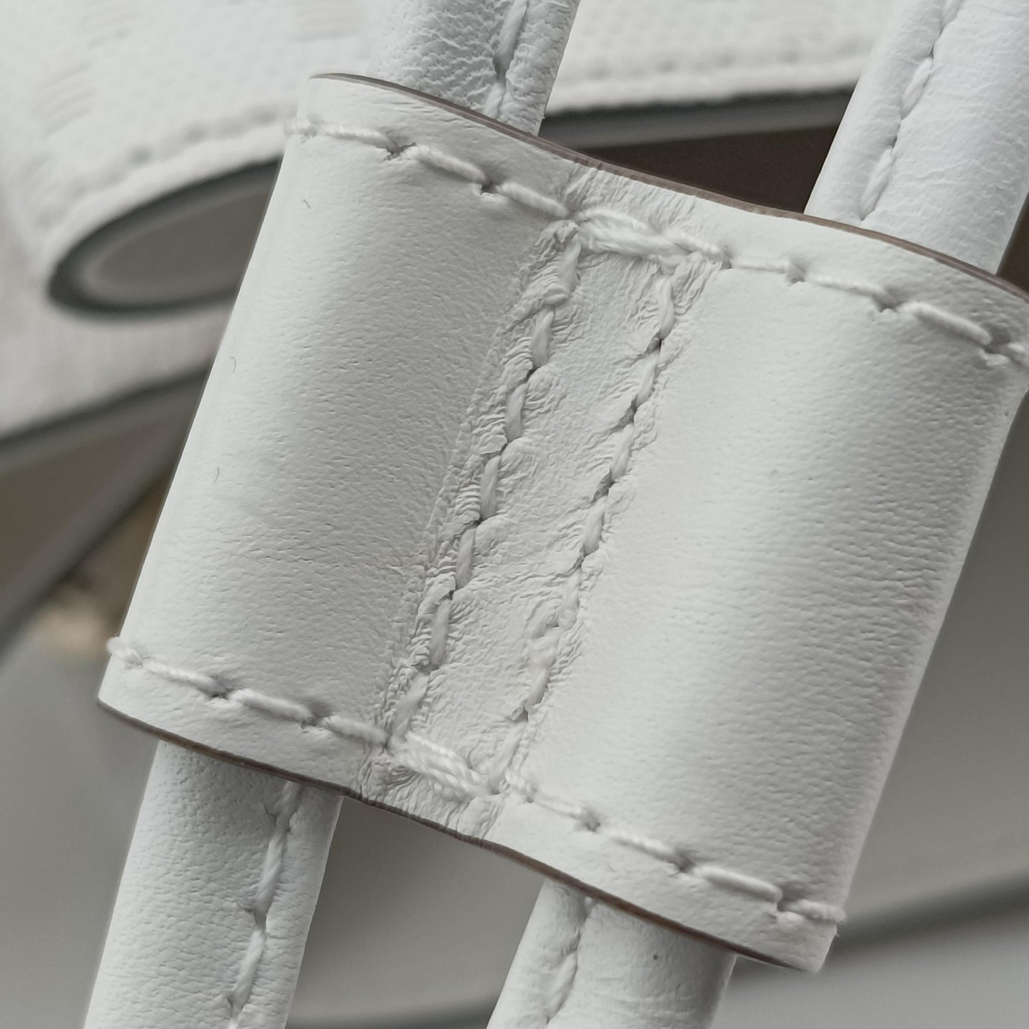 Pre-owned Gucci Bright Diamante Bucket White Leather 354229 shoulderbag | stylenewstar