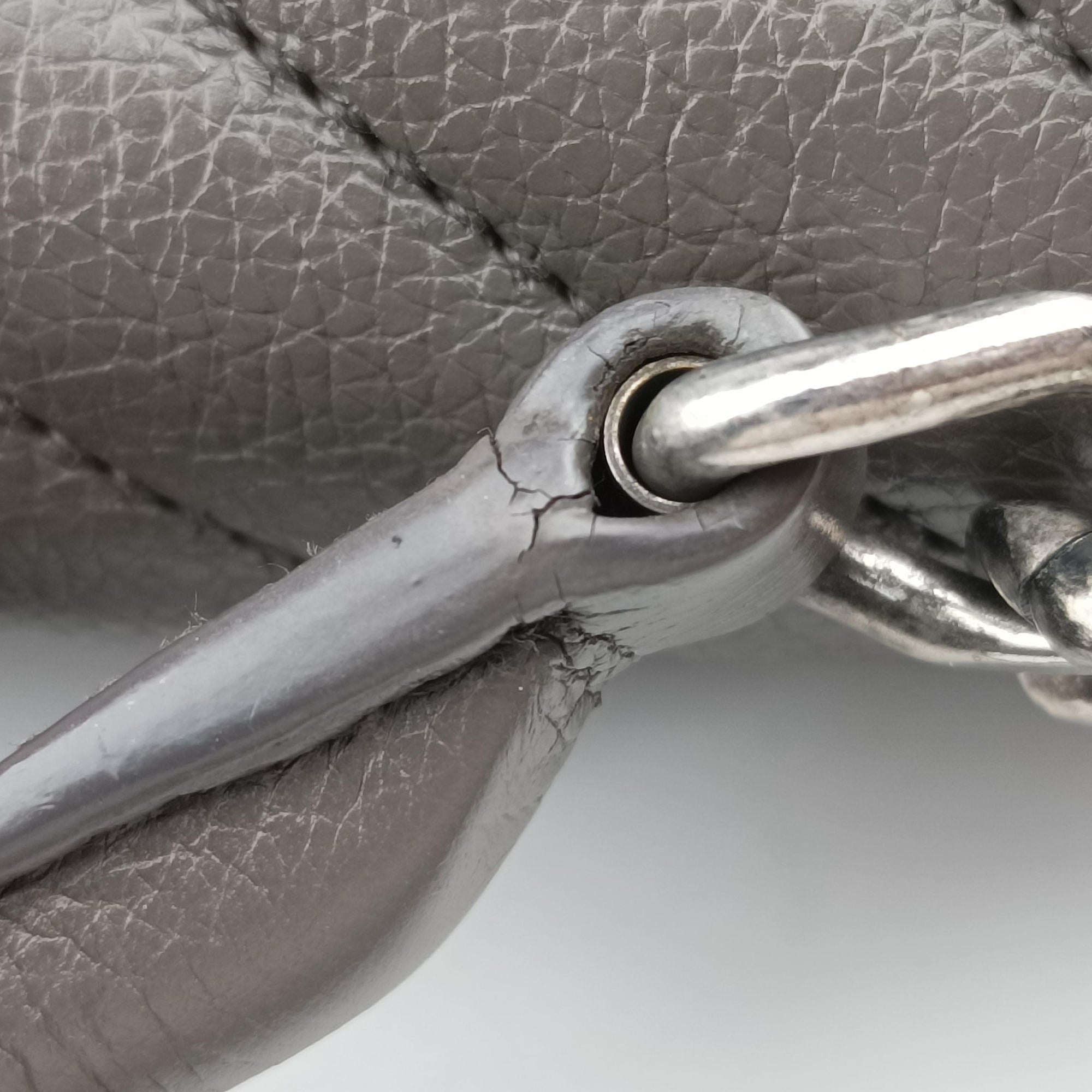 Pre-owned Yves Saint Laurent COLLEGE Grey Leather 428056 shoulderbag | stylenewstar