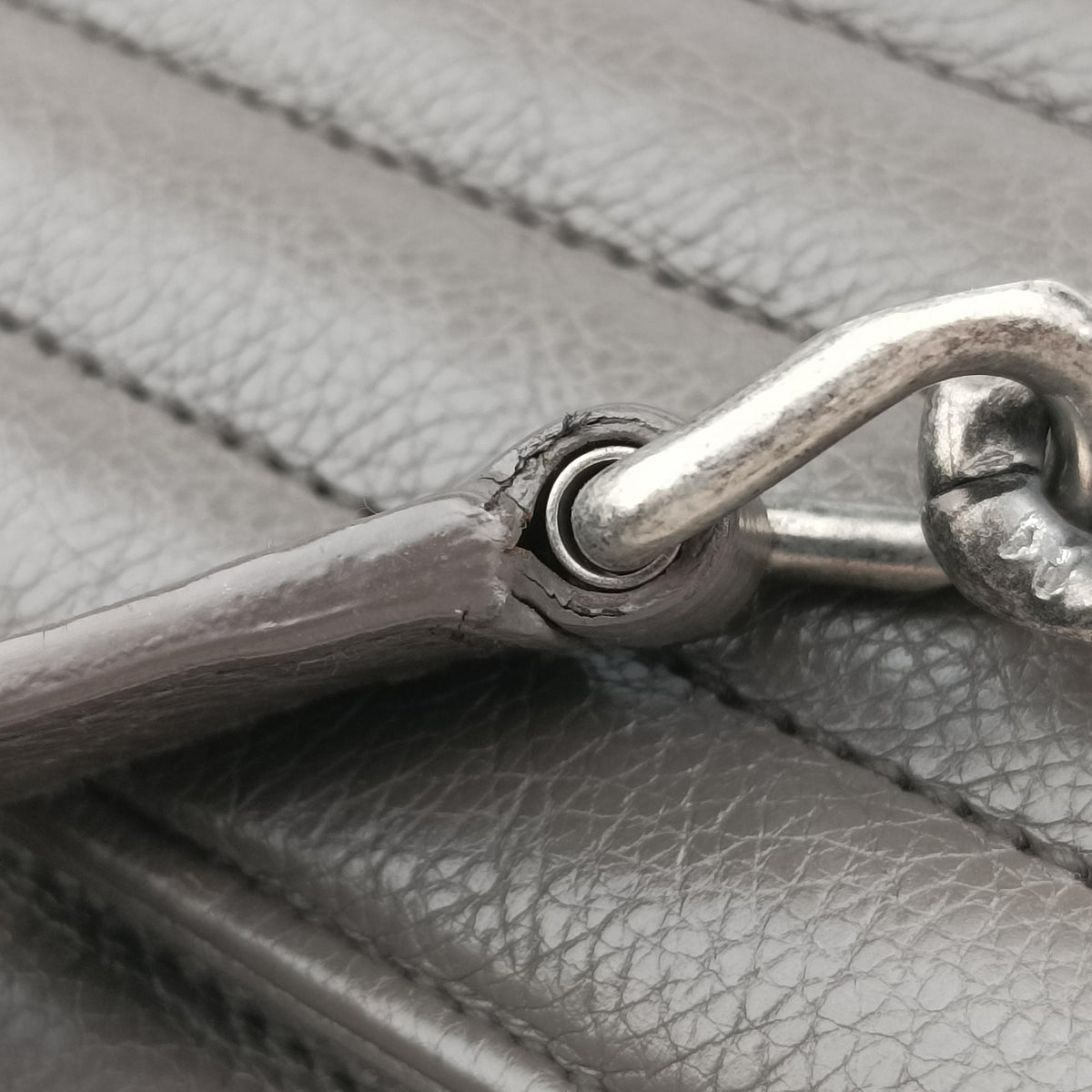 Pre-owned Yves Saint Laurent COLLEGE Grey Leather 428056 shoulderbag | stylenewstar