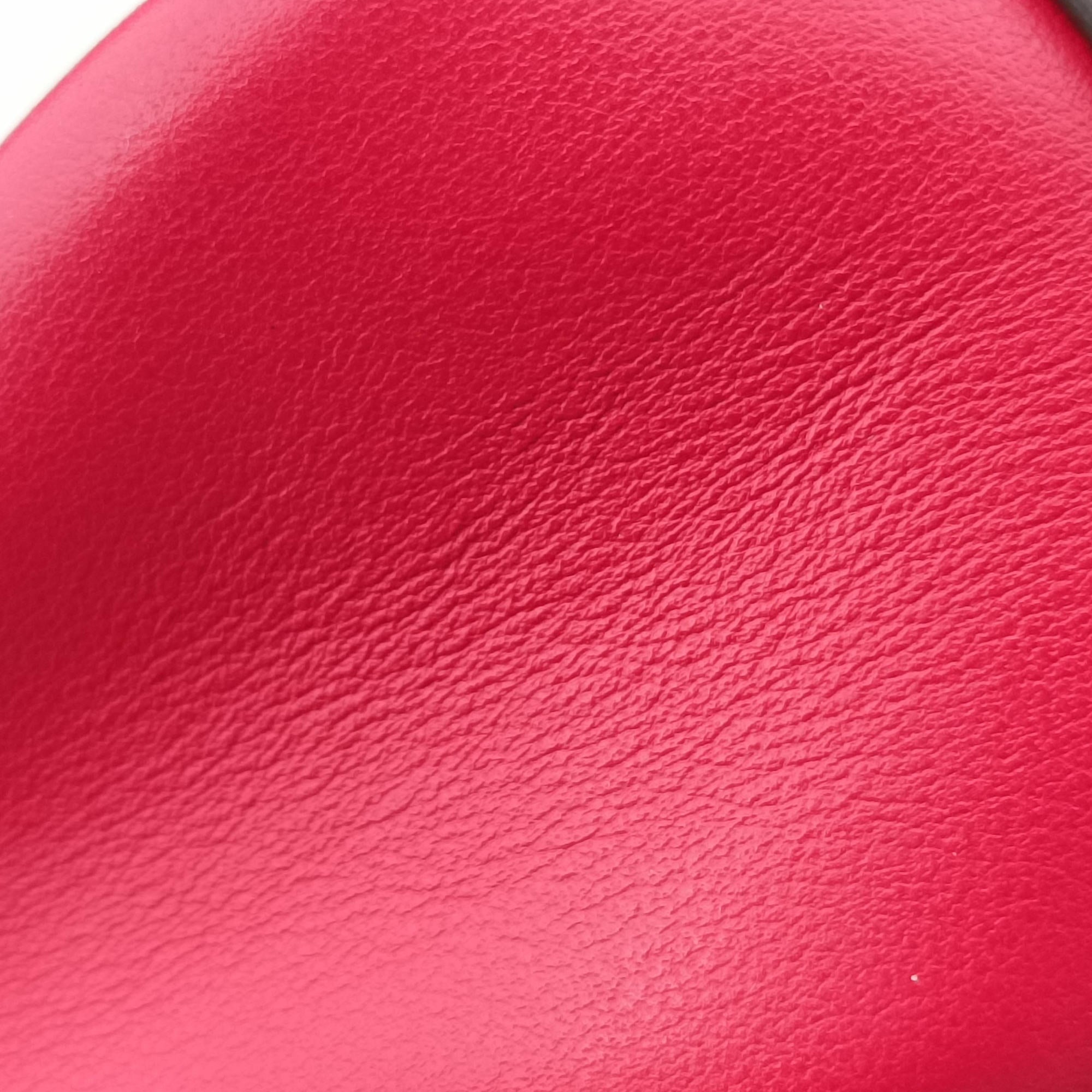 Secondhand Gucci GG Marmont Red Leather 446744 shoulderbag | stylenewstar