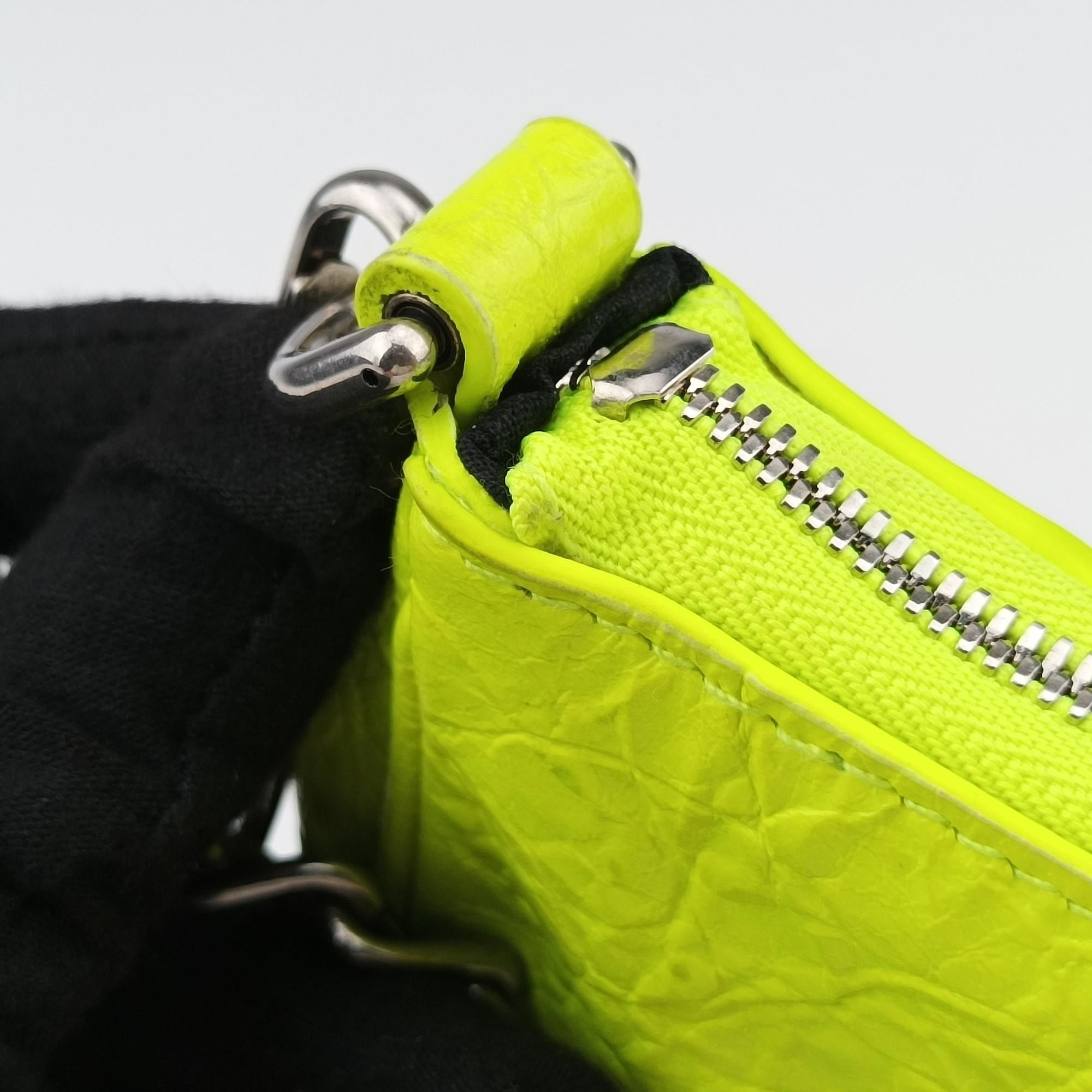 Pre-owned Balenciaga Le Cagole YellowGreen lambskin  shoulderbag | stylenewstar