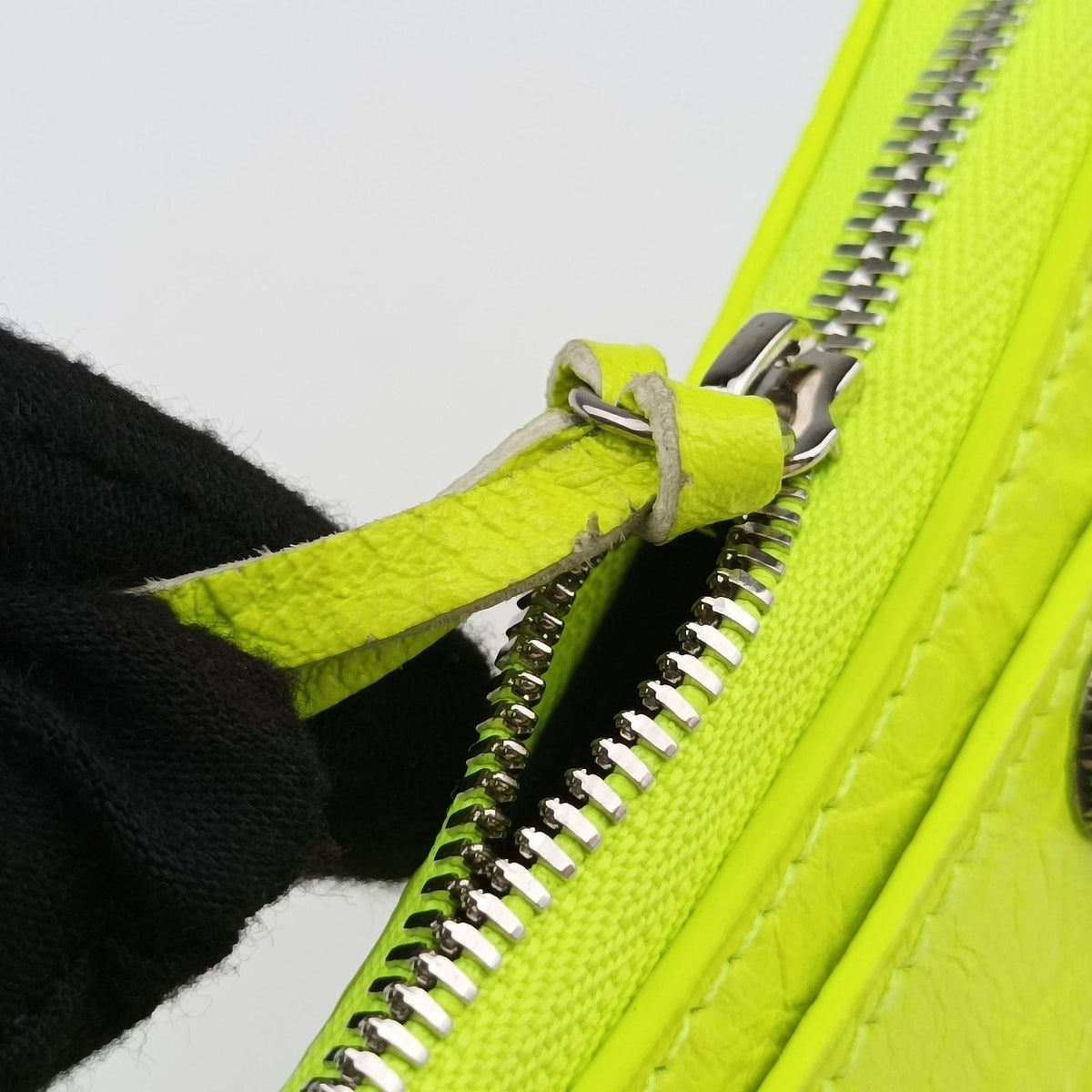 Pre-owned Balenciaga Le Cagole YellowGreen lambskin  shoulderbag | stylenewstar