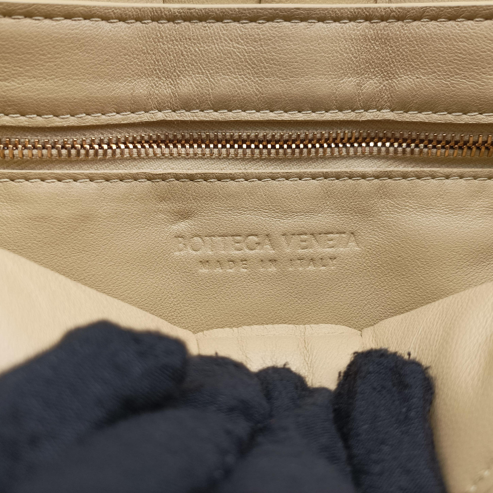 Pre-owned Bottega Veneta Padded CASSETTE Beige lambskin  shoulderbag | stylenewstar