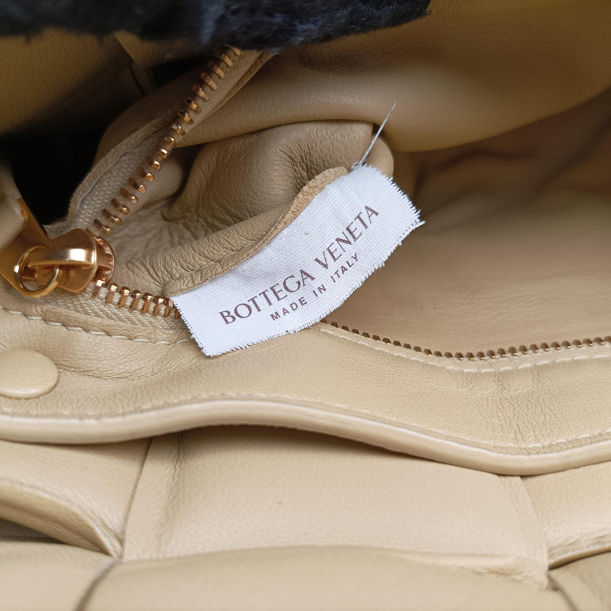 Pre-owned Bottega Veneta Padded CASSETTE Beige lambskin  shoulderbag | stylenewstar