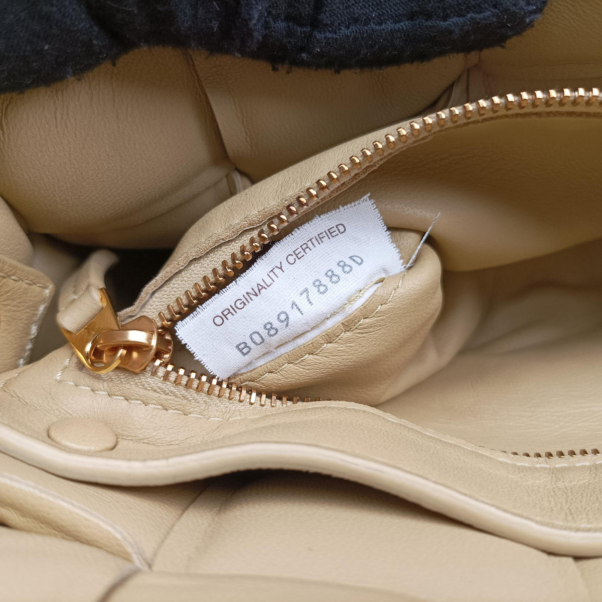 Pre-owned Bottega Veneta Padded CASSETTE Beige lambskin  shoulderbag | stylenewstar