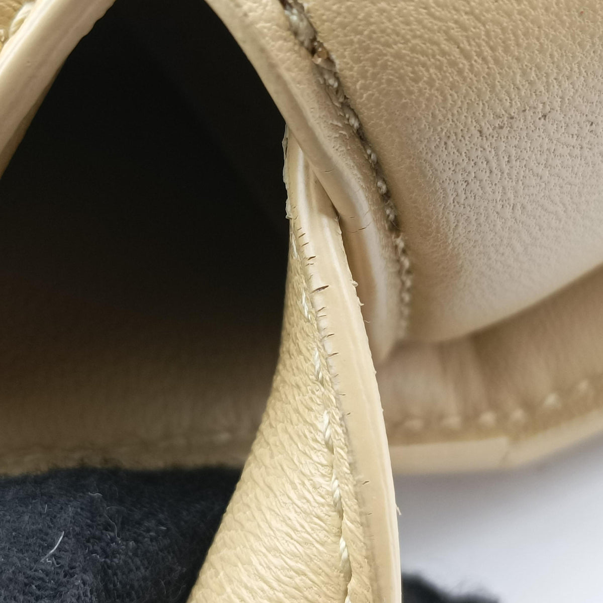 Pre-owned Bottega Veneta Padded CASSETTE Beige lambskin  shoulderbag | stylenewstar