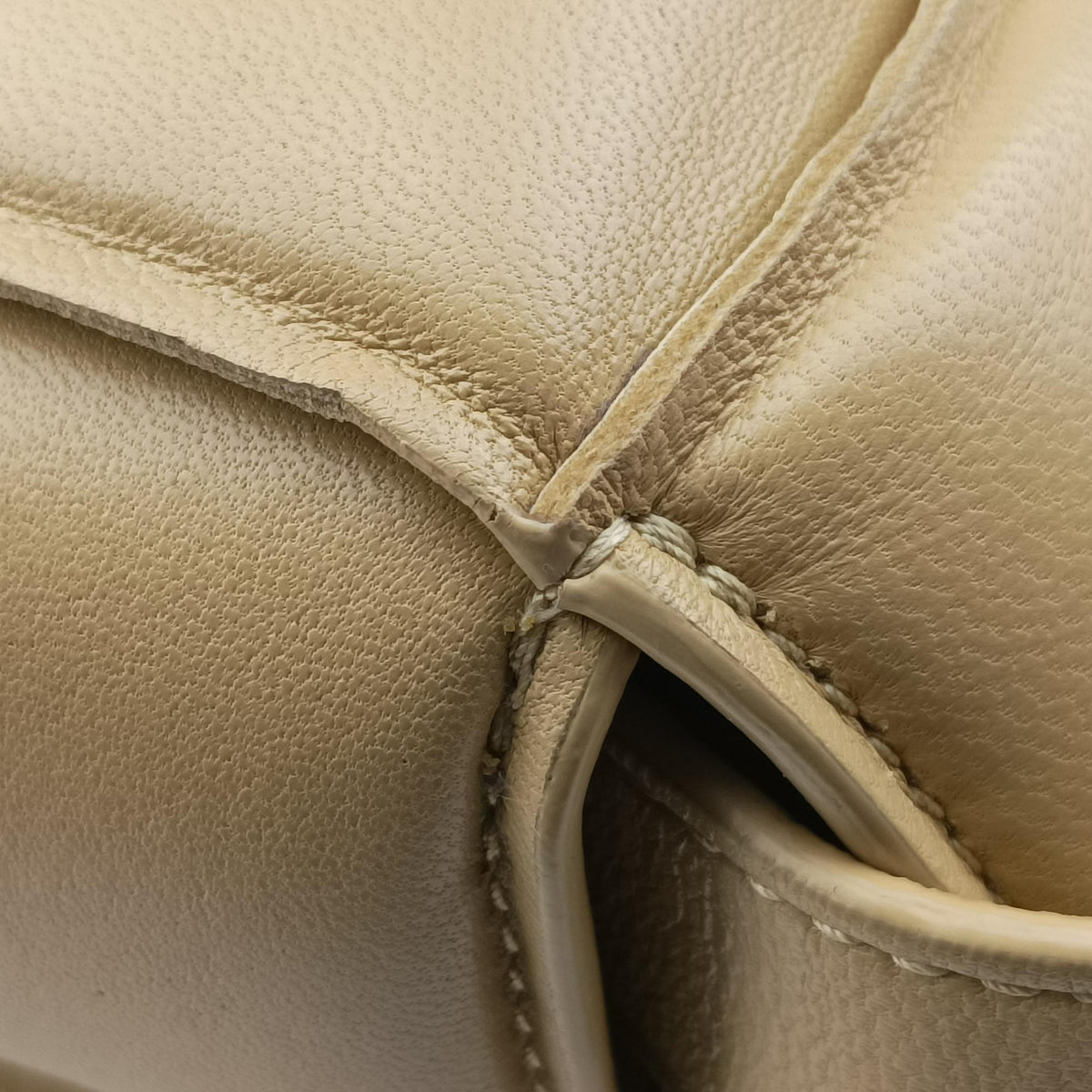 Pre-owned Bottega Veneta Padded CASSETTE Beige lambskin  shoulderbag | stylenewstar