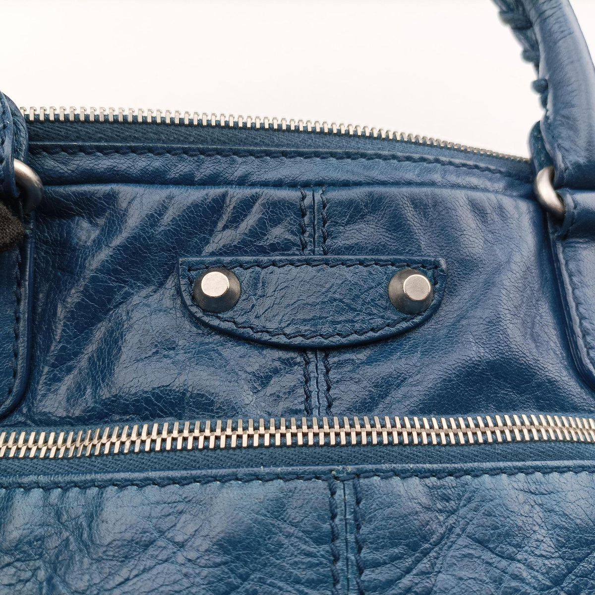 Pre-owned Balenciaga Giant City Blue Lambskin  shoulderbag | stylenewstar