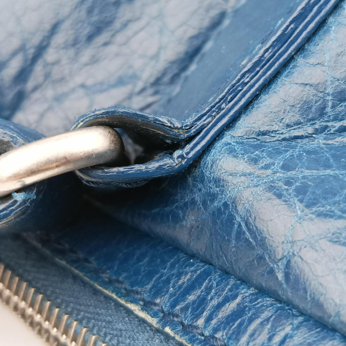 Pre-owned Balenciaga Giant City Blue Lambskin  shoulderbag | stylenewstar