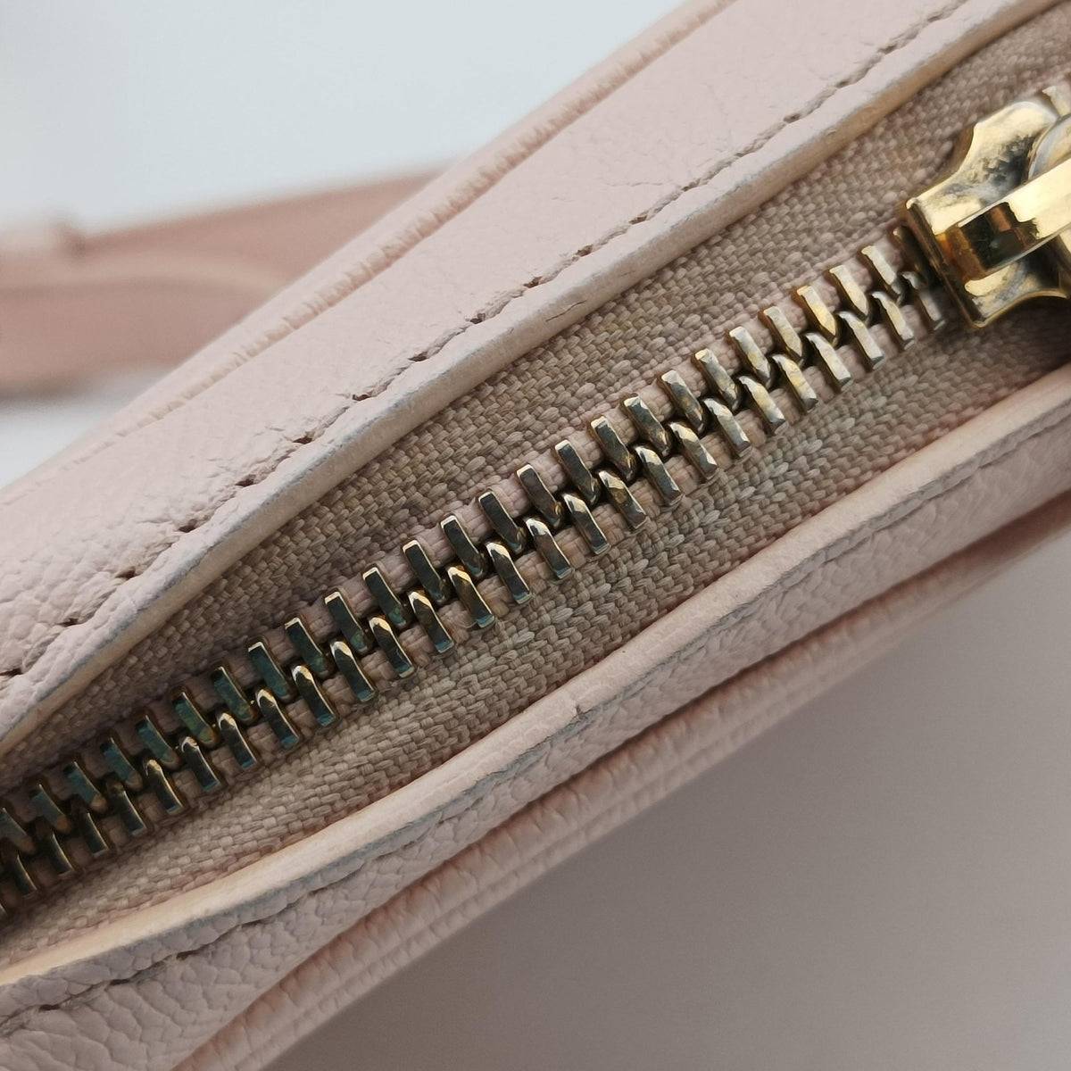 Pre-owned VERSACE La Medusa Pink Leather  shoulderbag | stylenewstar