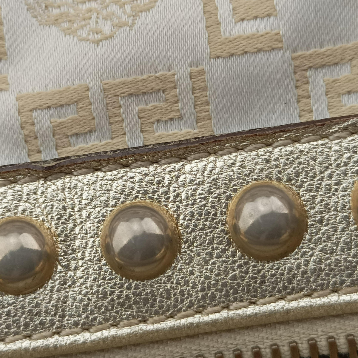 Pre-owned VERSACE La Medusa Golden Canvas × Leather  handbag | stylenewstar