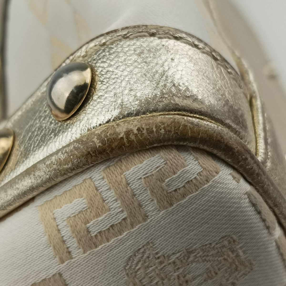 Pre-owned VERSACE La Medusa Golden Canvas × Leather  handbag | stylenewstar