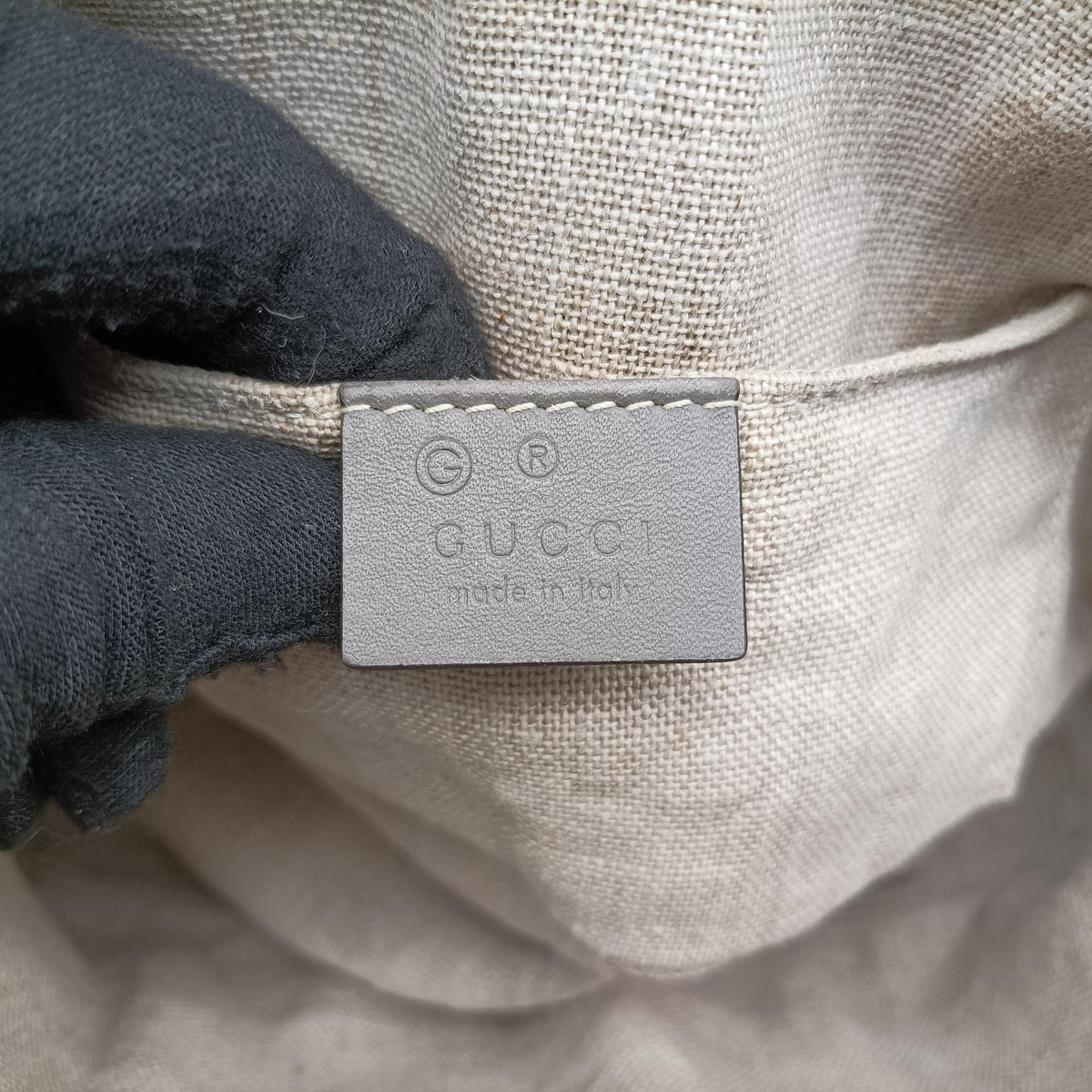 Vintage Gucci Microguccissima Grey Leather 449654 shoulderbag | stylenewstar