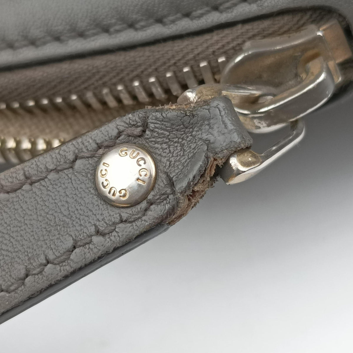 Vintage Gucci Microguccissima Grey Leather 449654 shoulderbag | stylenewstar