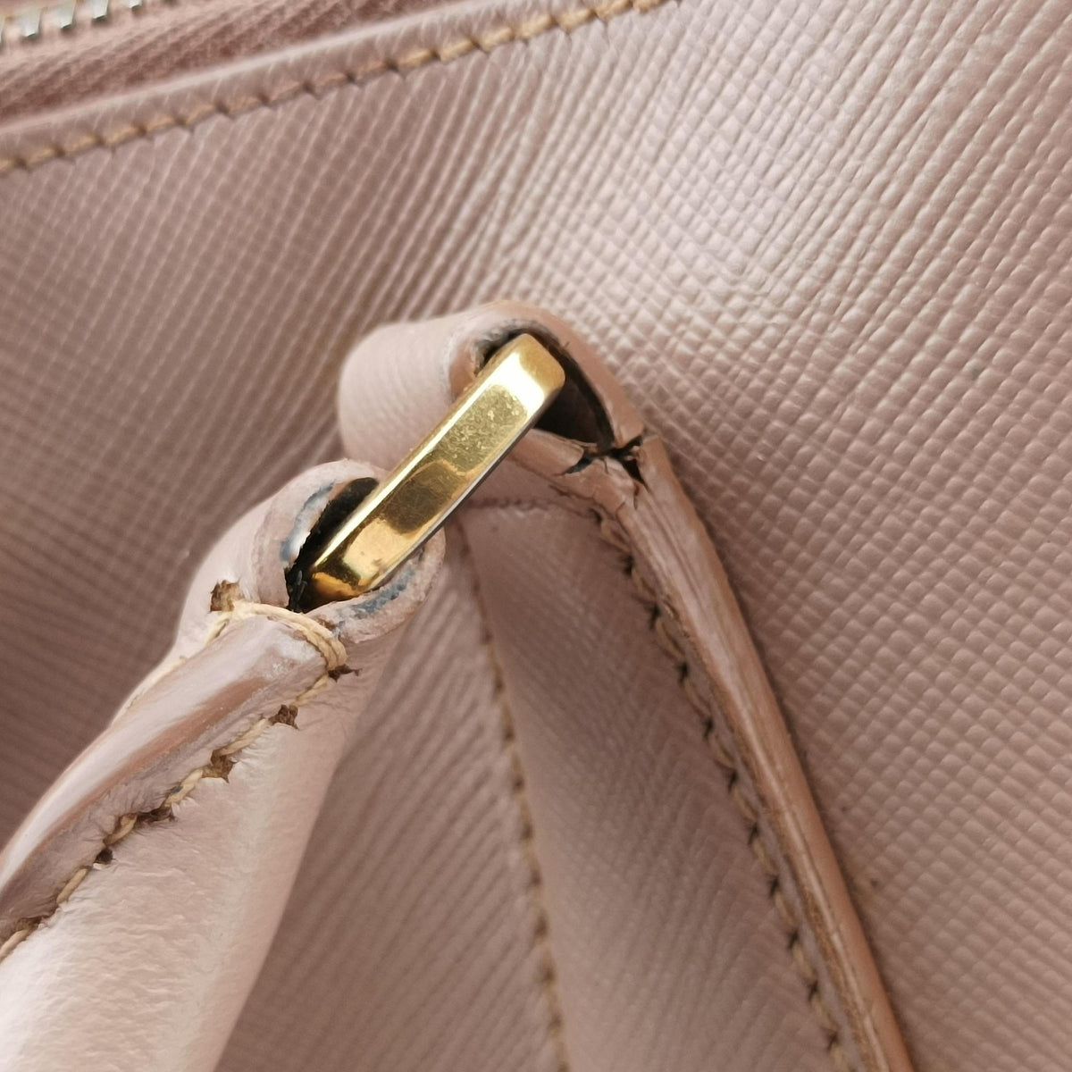 Vintage Prada Galleria Pink SAFFIANO Leather BN1786 shoulderbag | stylenewstar