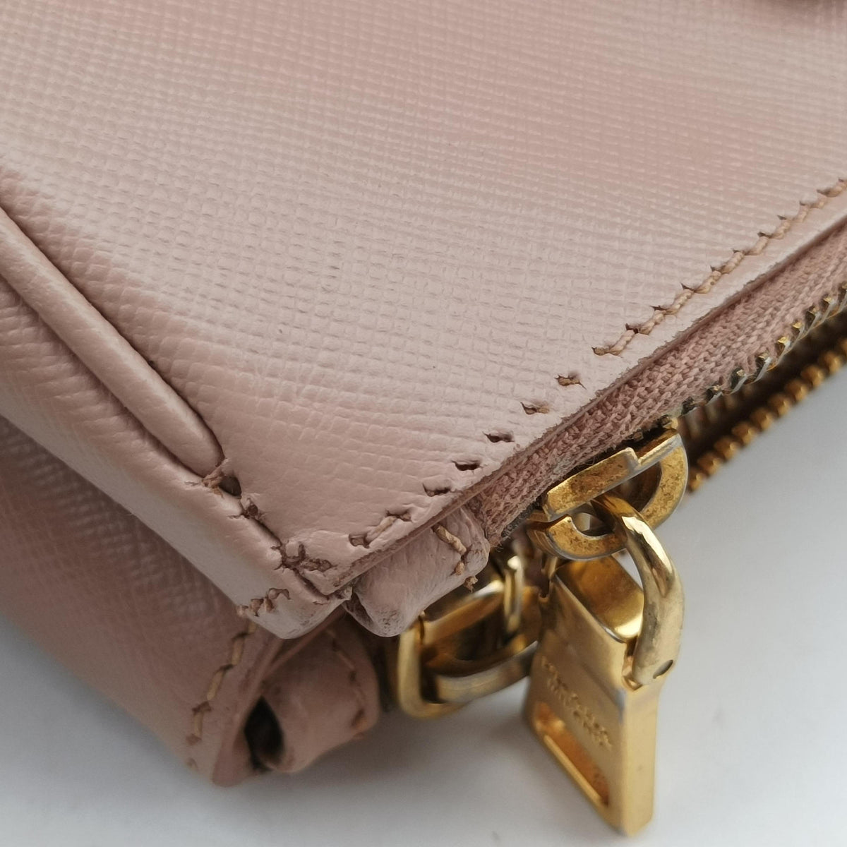 Vintage Prada Galleria Pink SAFFIANO Leather BN1786 shoulderbag | stylenewstar