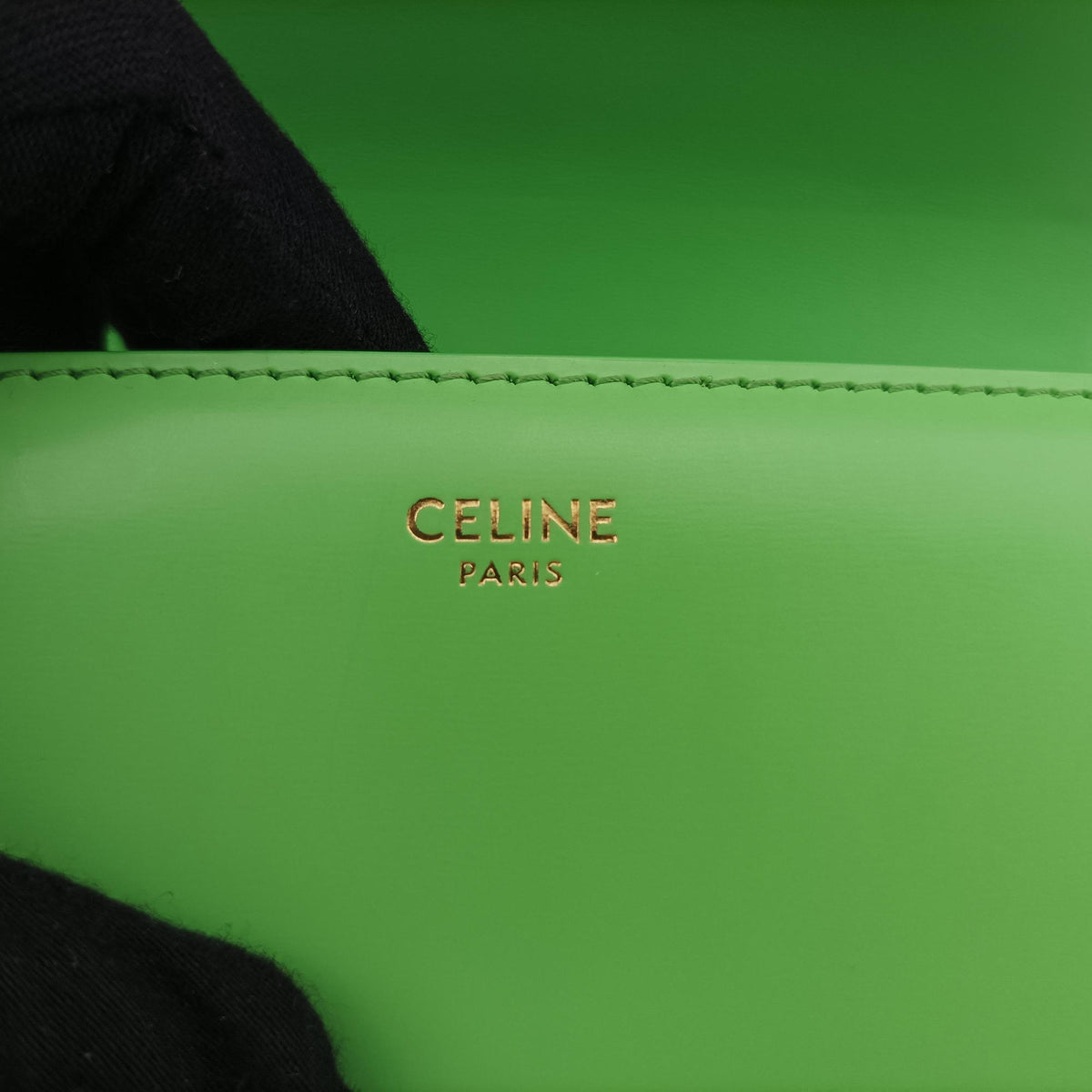 Pre-owned Celine Teen Triomphe Green Leather  shoulderbag | stylenewstar