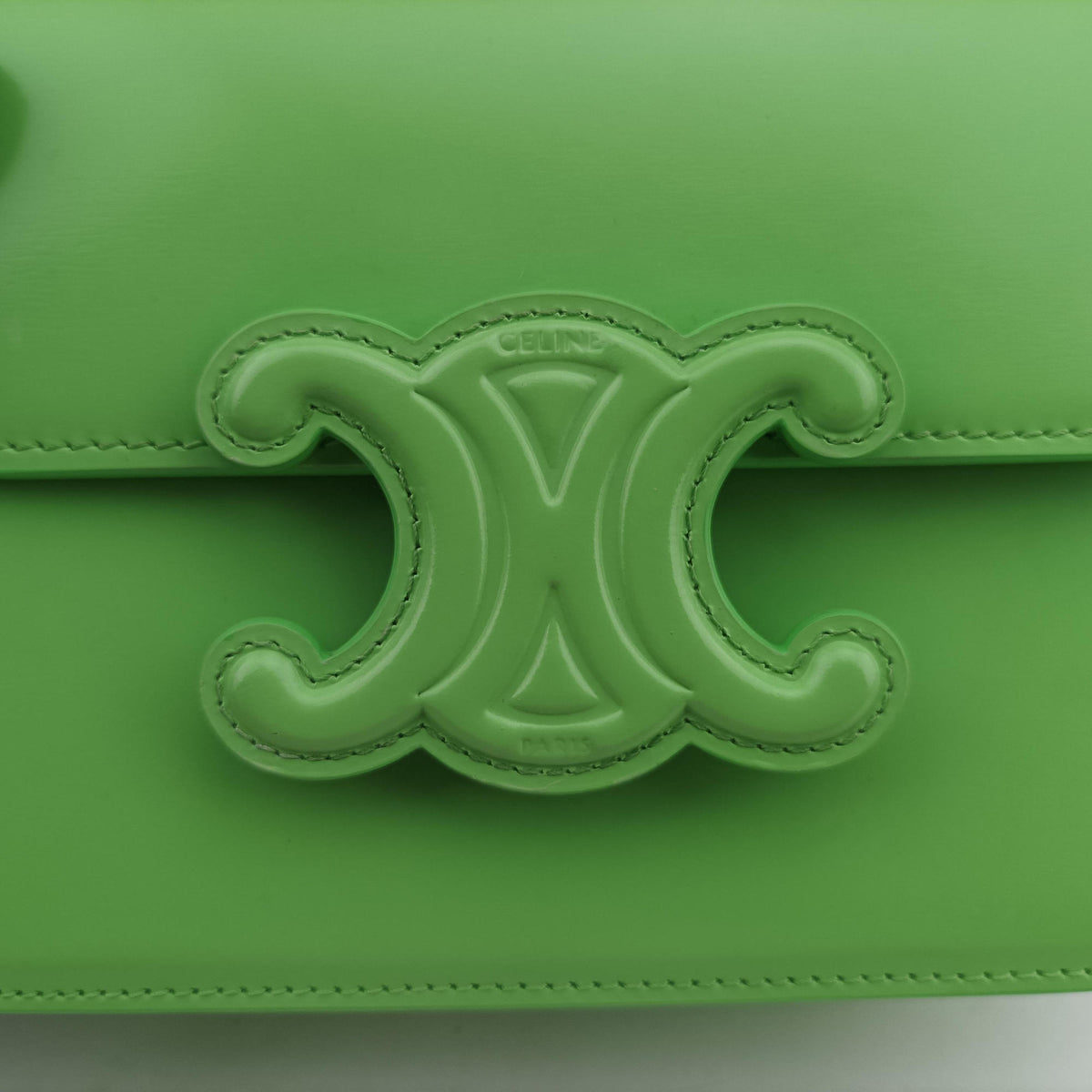Pre-owned Celine Teen Triomphe Green Leather  shoulderbag | stylenewstar