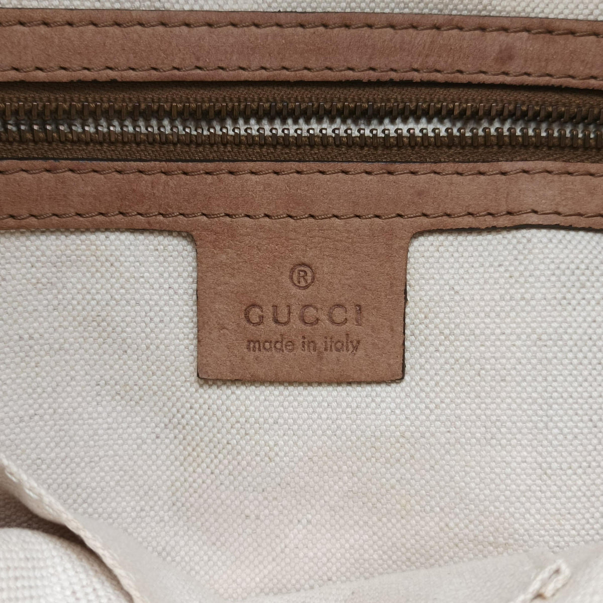 Pre-owned Gucci GG Running Beige Canvas × Suede 247185 shoulderbag | stylenewstar