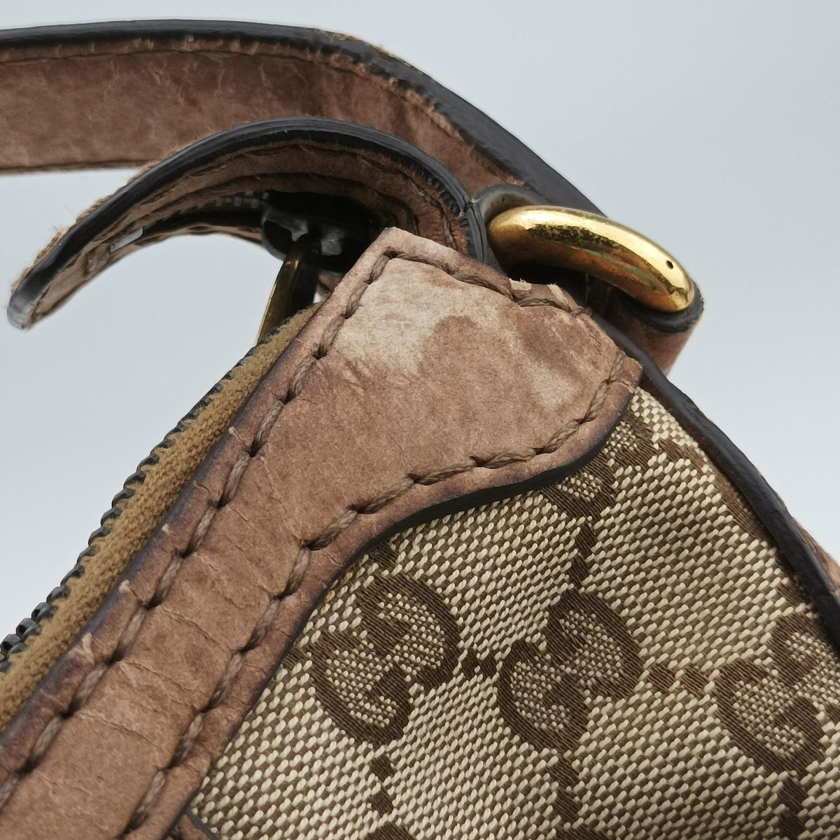 Pre-owned Gucci GG Running Beige Canvas × Suede 247185 shoulderbag | stylenewstar