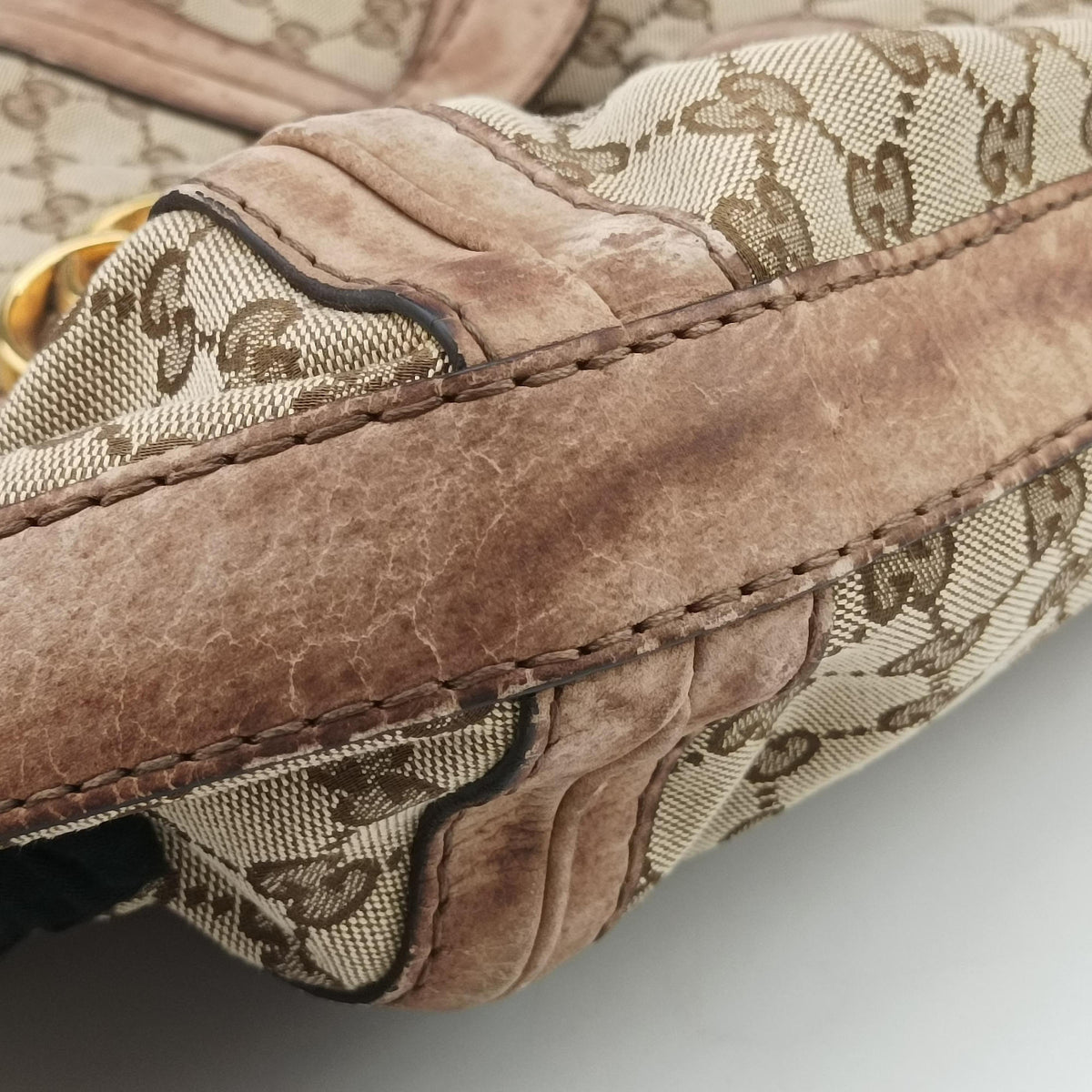 Pre-owned Gucci GG Running Beige Canvas × Suede 247185 shoulderbag | stylenewstar