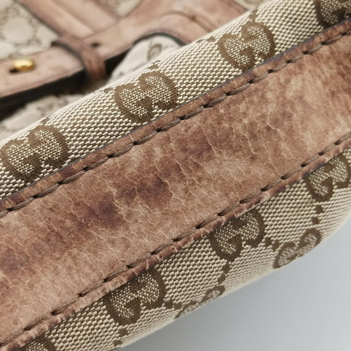 Pre-owned Gucci GG Running Beige Canvas × Suede 247185 shoulderbag | stylenewstar