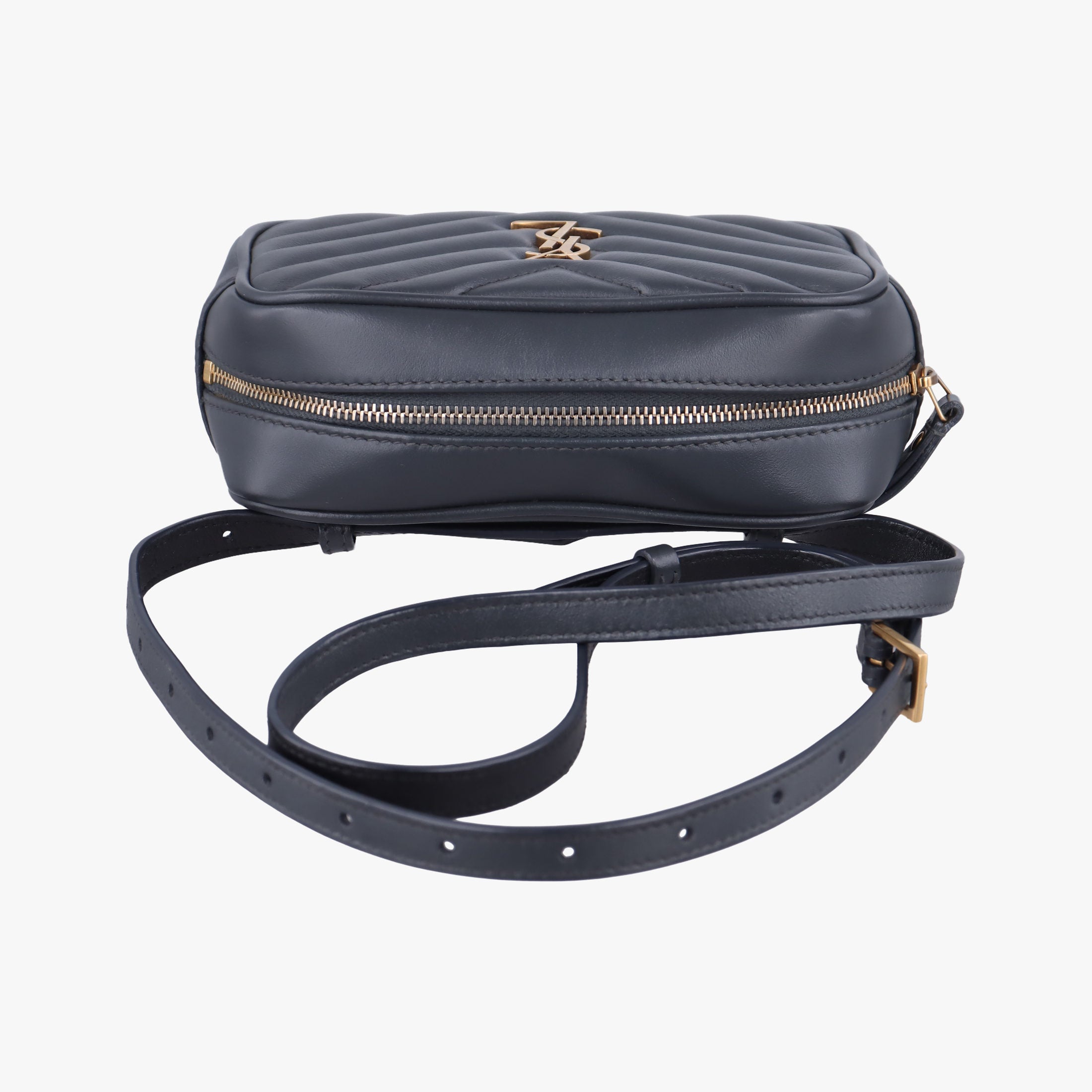 Pre-owned Yves Saint Laurent Lou chevron tassel charm camera Black Leather 534817 shoulderbag | stylenewstar