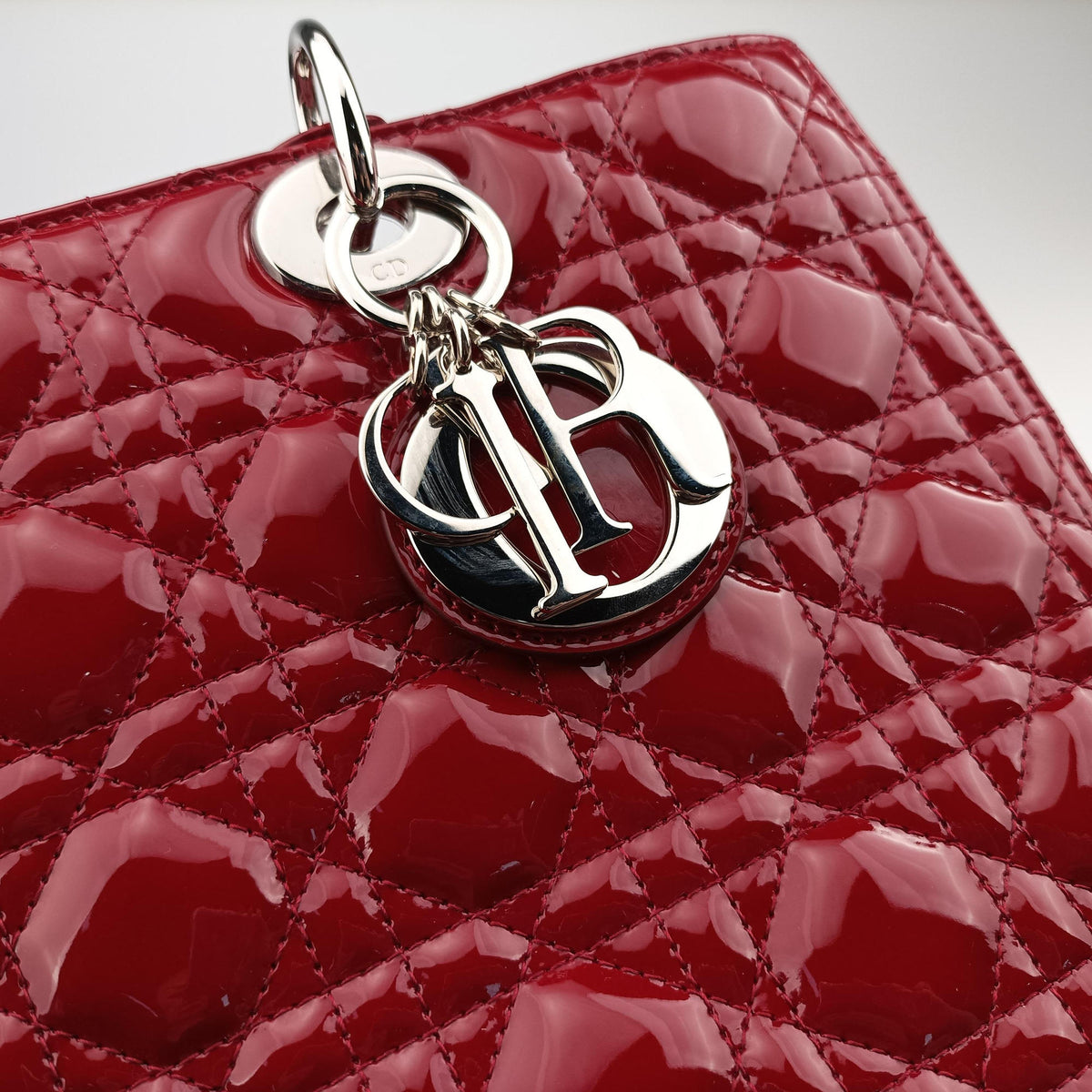 Pre-owned Christian Dior Lady Dior Red patent  shoulderbag | stylenewstar
