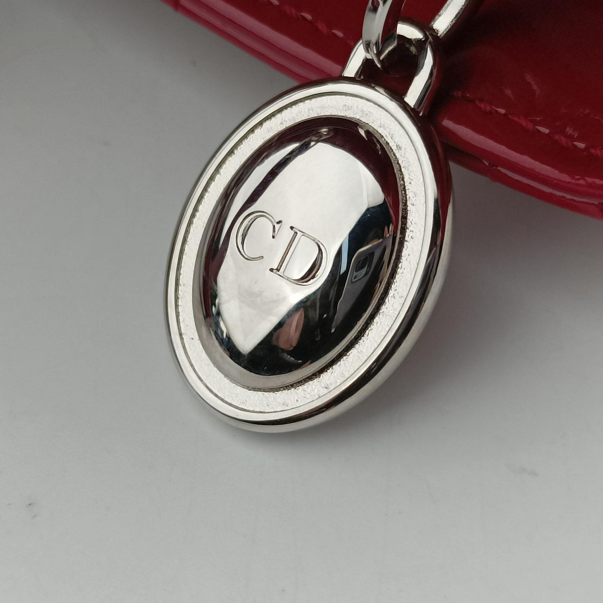 Pre-owned Christian Dior Lady Dior Red patent  shoulderbag | stylenewstar