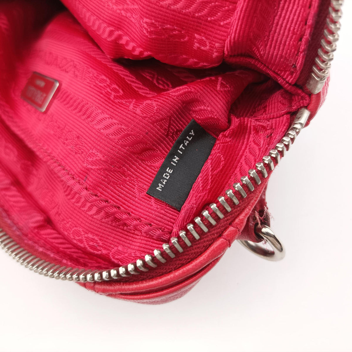 Secondhand Prada Gaufre Mini Red leather 1BH112 shoulderbag | stylenewstar