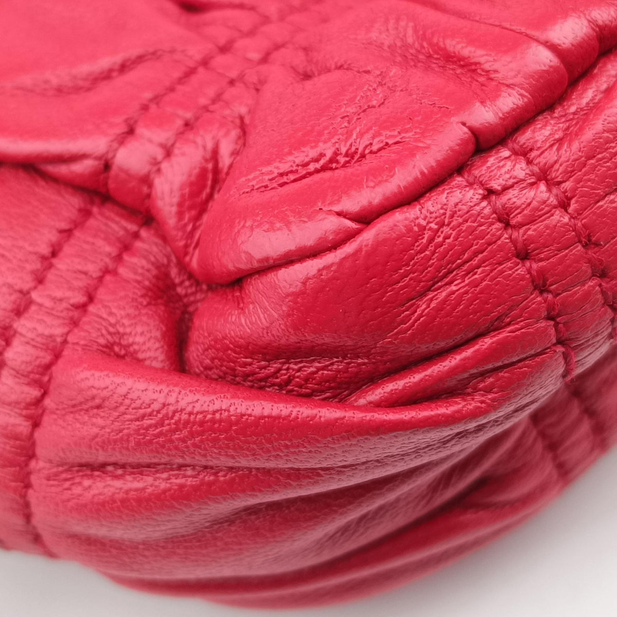 Pre-owned Prada Gaufre Mini Red leather 1BH112 shoulderbag | stylenewstar