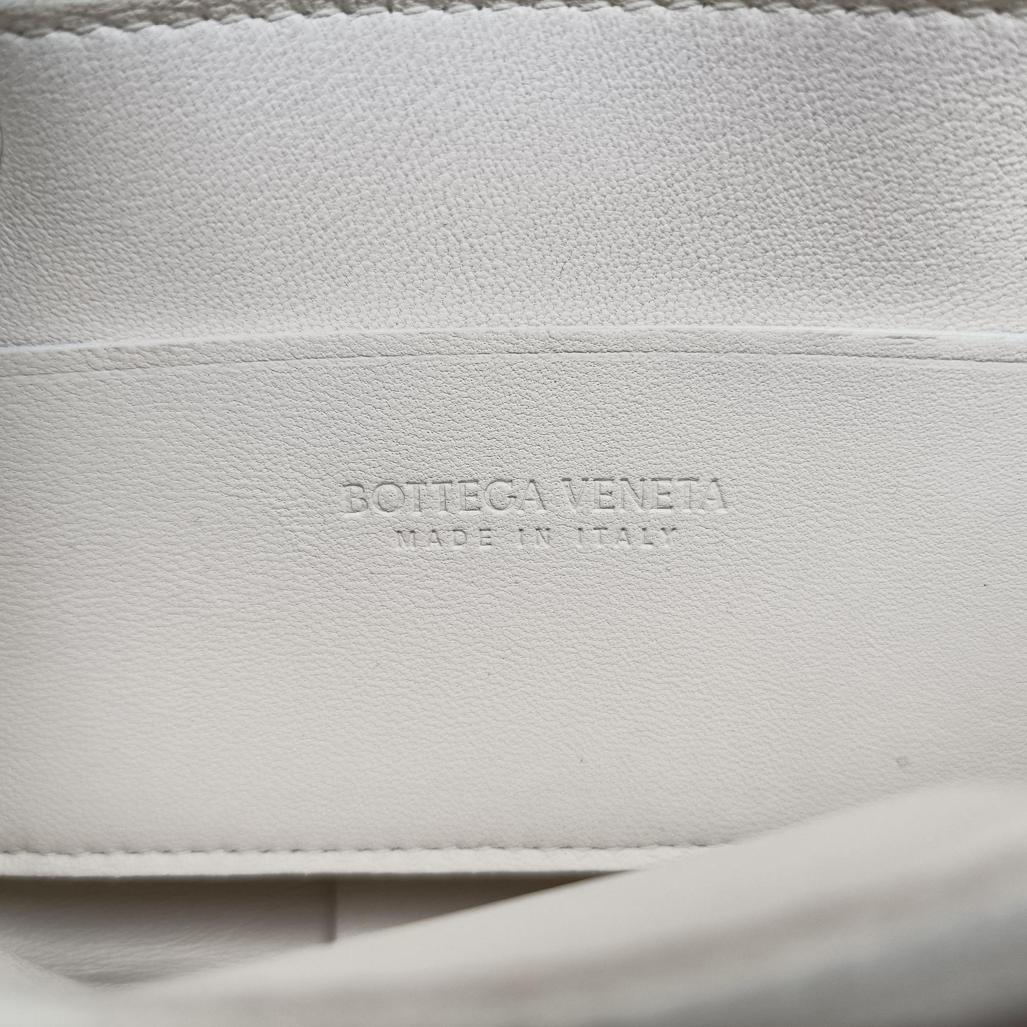 Pre-owned Bottega Veneta candy cassette White lambskin  shoulderbag | stylenewstar