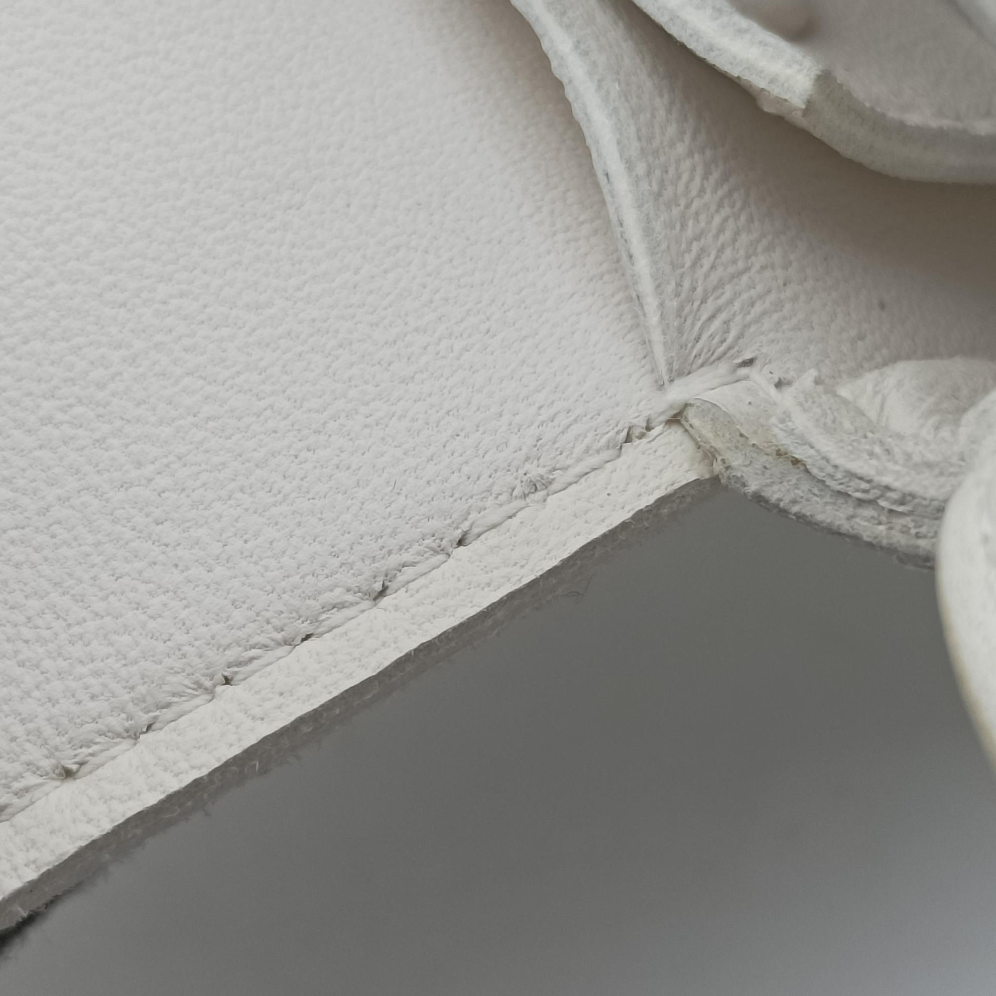 Pre-owned Bottega Veneta candy cassette White lambskin  shoulderbag | stylenewstar