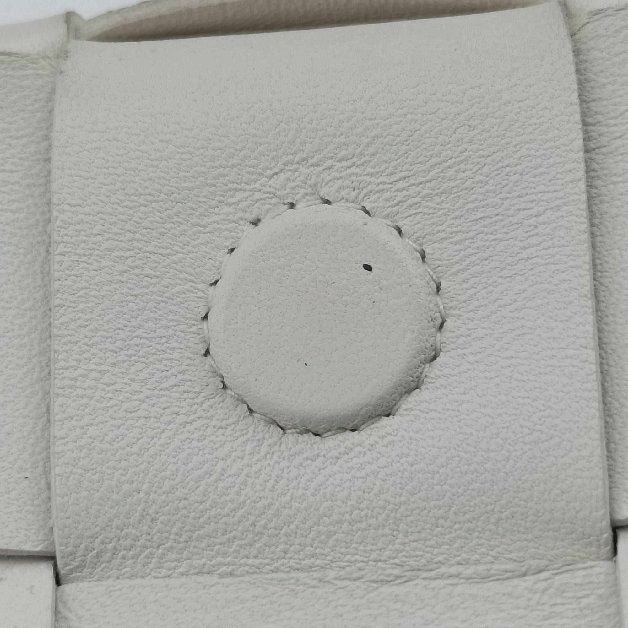 Pre-owned Bottega Veneta candy cassette White lambskin  shoulderbag | stylenewstar