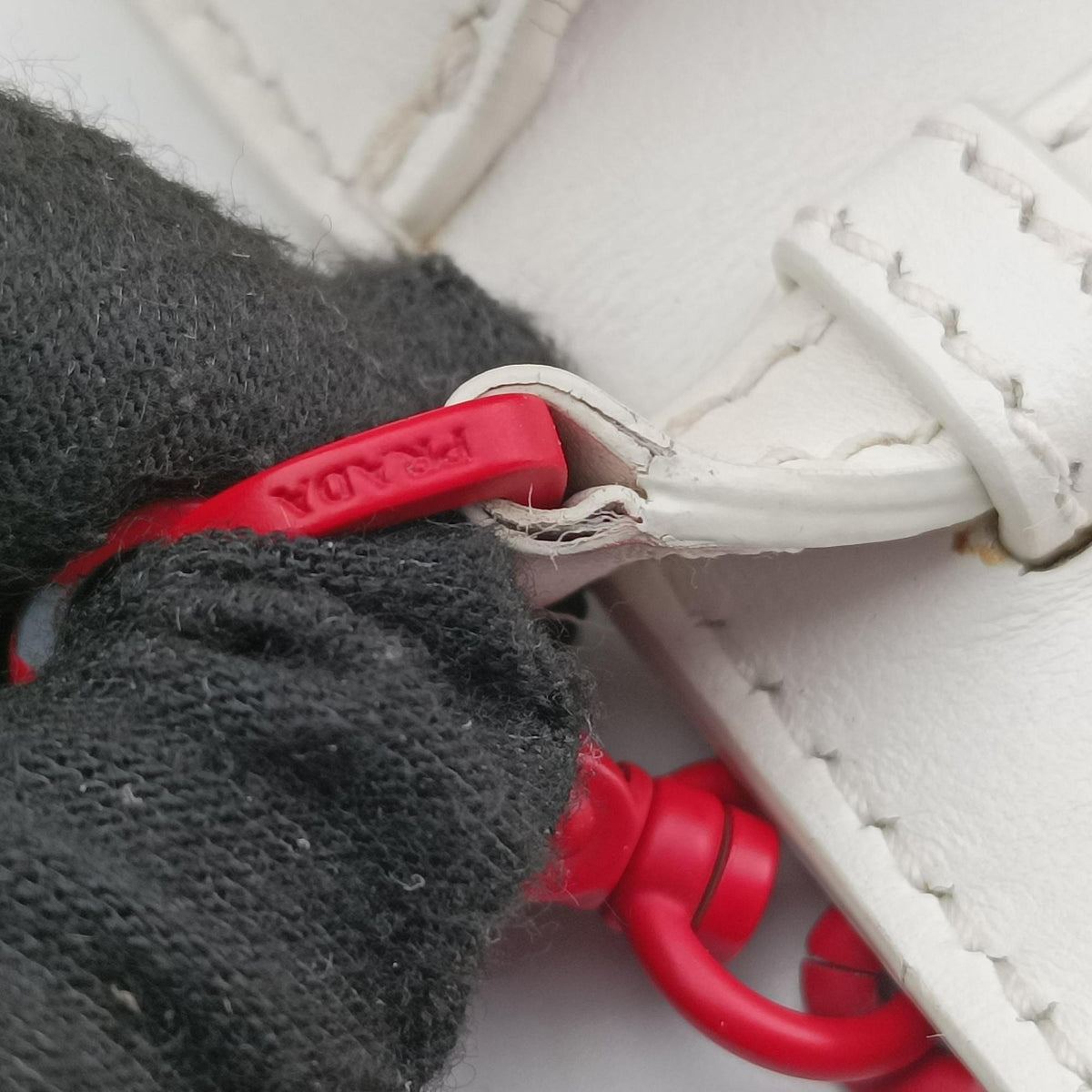 Pre-owned Prada Cahier Heart and Flower White×red leather  shoulderbag | stylenewstar