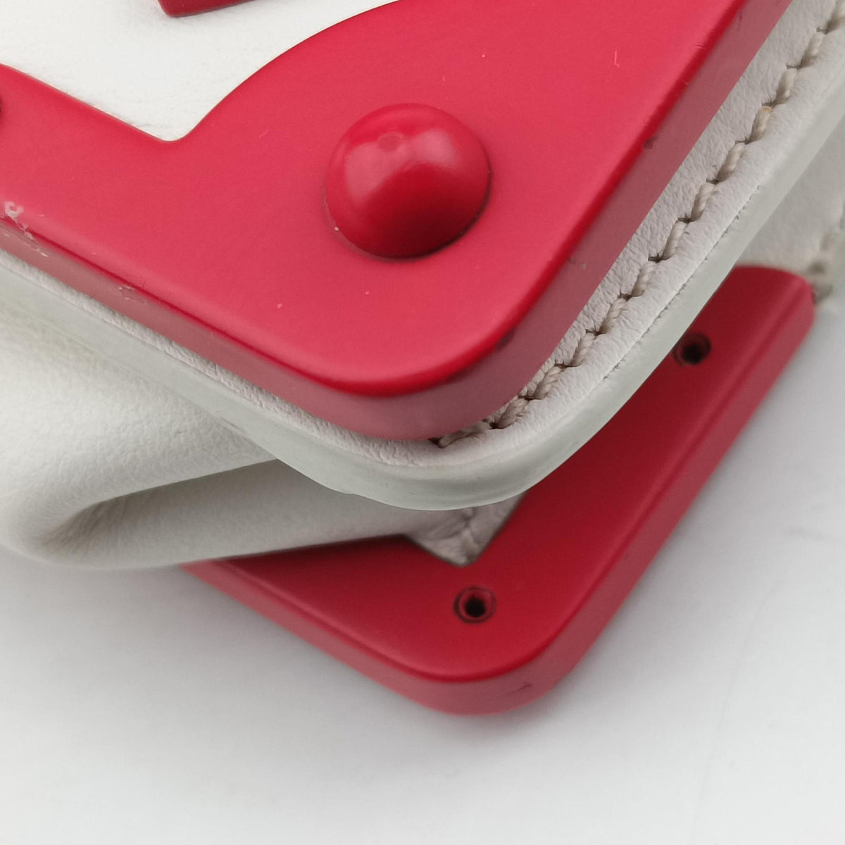 Pre-owned Prada Cahier Heart and Flower White×red leather  shoulderbag | stylenewstar