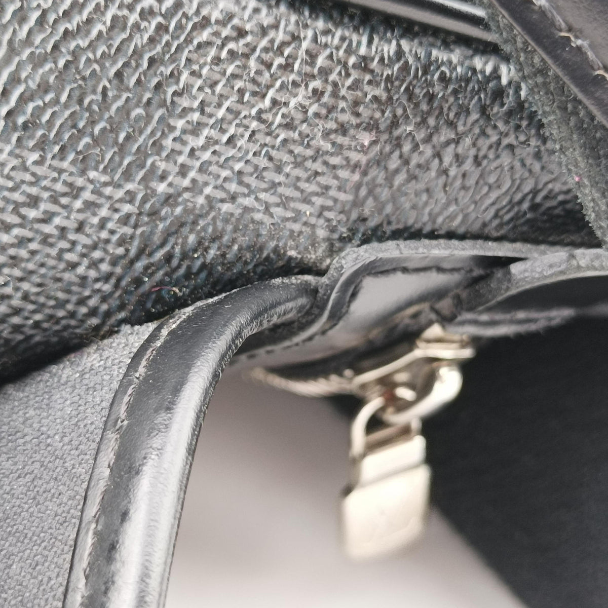 Pre-owned Louis Vuitton DANIEL MM Noir Damier GRAPHITE N58029 shoulderbag | stylenewstar